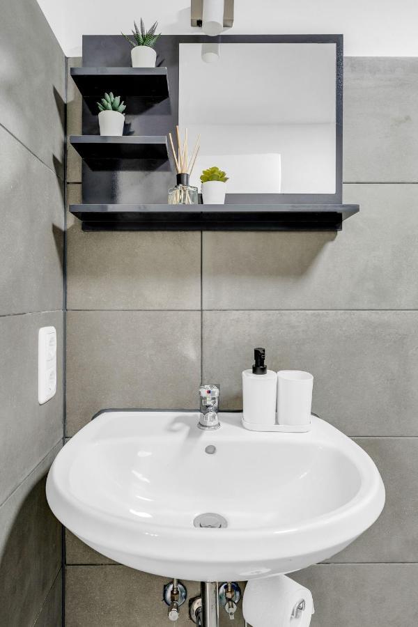 Апартаменты 2 Apartments,4 Betten,zentral Am Sbahnhof Koepenick,vollmoebliert Берлин