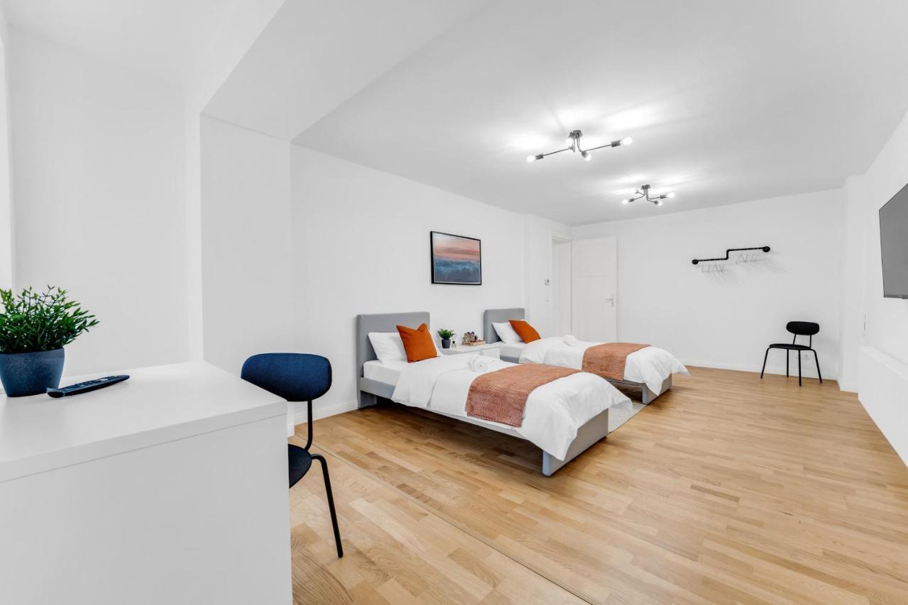 2 Apartments,4 Betten,zentral Am Sbahnhof Koepenick,vollmoebliert Апартаменты *