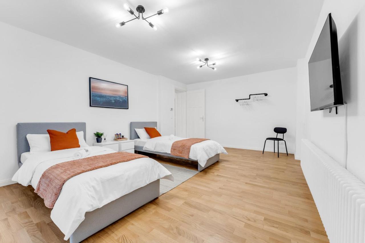 2 Apartments,4 Betten,zentral Am Sbahnhof Koepenick,vollmoebliert Апартаменты